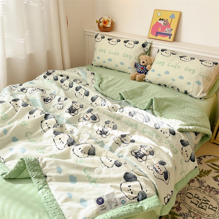 91家纺网 家纺一手货源 找家纺 盛秋家纺 2026新款A类水洗棉豆豆夏被系列 欢乐狗+灰绿