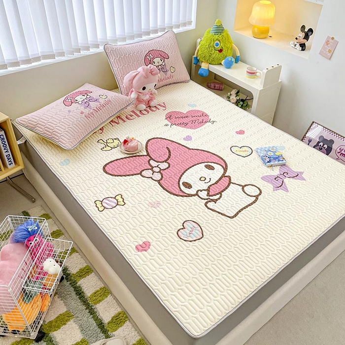 91家纺网 家纺一手货源 找家纺 米帛2025新款大版三丽鸥乳胶凉席-床笠款 糖果美乐蒂