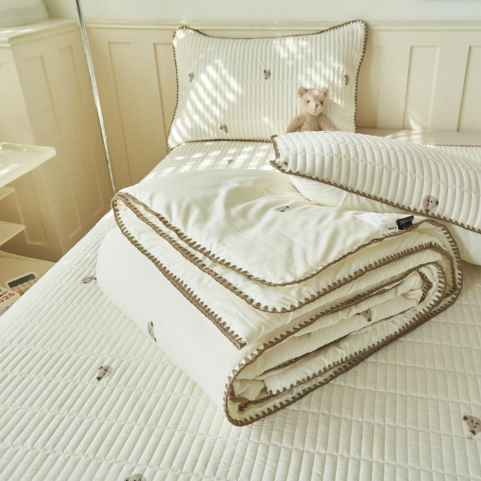91家纺网 家纺一手货源 找家纺 子由家居 2025新款水洗邹邹纱小清新大豆纤维夏被被子被芯 夏被-小熊