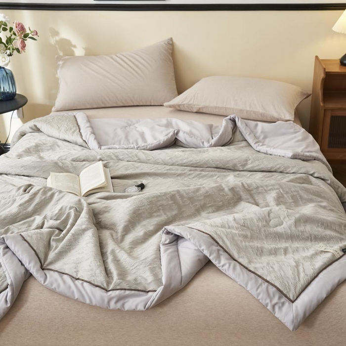 91家纺网 家纺一手货源 找家纺 子由家居 2025新款水洗浮雕大豆被被子被芯 法式浮雕-雅灰