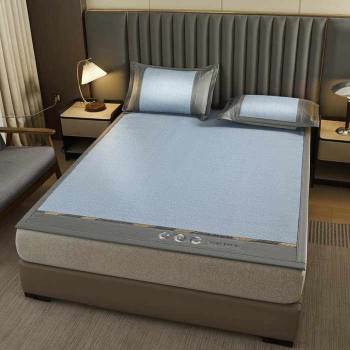 91家纺网 家纺一手货源 找家纺 鑫琪莱家纺 2025新款PE雪藤刺绣工艺款凉席典雅贡藤-蓝