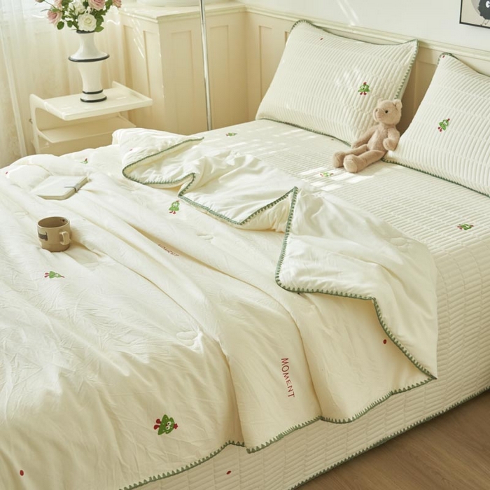 91家纺网 家纺一手货源 找家纺 子由家居 2025新款水洗邹邹纱小清新大豆纤维夏被被子被芯 夏被-圣诞树