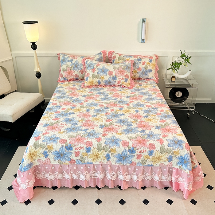 91家纺网 家纺一手货源 找家纺 珍爱家纺 2025新款冬季加厚夹棉保暖牛奶绒蕾丝花边床盖床裙单件三件套双人四件套 花季物语