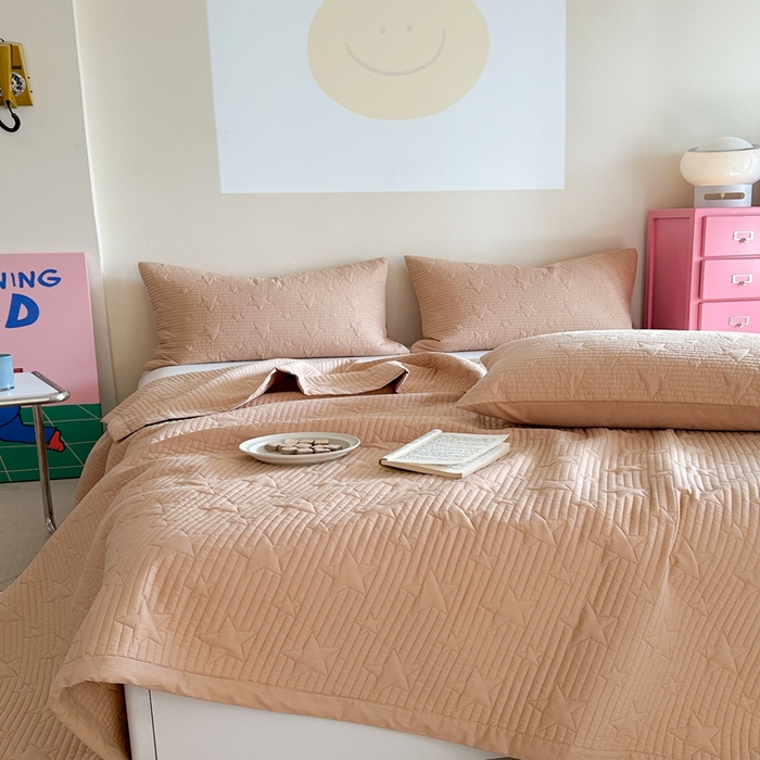 91家纺网 家纺一手货源 找家纺 漫调2025新款双面全棉砂洗水洗星星绗缝床盖三件套多功能夏被 繁星咖