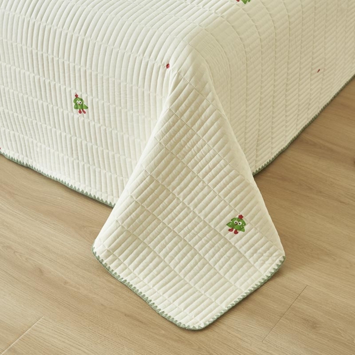 91家纺网 家纺一手货源 找家纺 子由家居 2025新款水洗邹邹纱小清新床盖 床盖-圣诞树