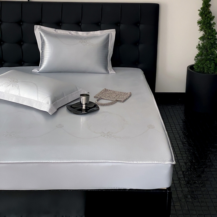 91家纺网 家纺一手货源 找家纺 由有家居 2025新款A类轻奢高精密7A抗菌色织可水洗冰丝床笠款凉席三件套 华尔兹