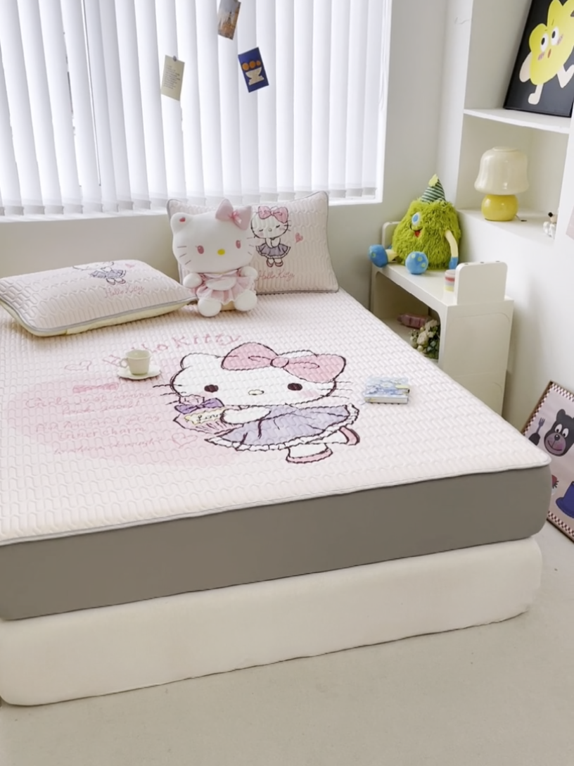 91家纺网 家纺一手货源 找家纺 米帛2025新款大版三丽鸥乳胶凉席-床笠款 樱桃凯蒂猫