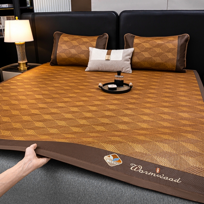 91家纺网 家纺一手货源 找家纺 81号家纺 2025新款古藤席三件套凉席三件套 古藤席-菱格咖