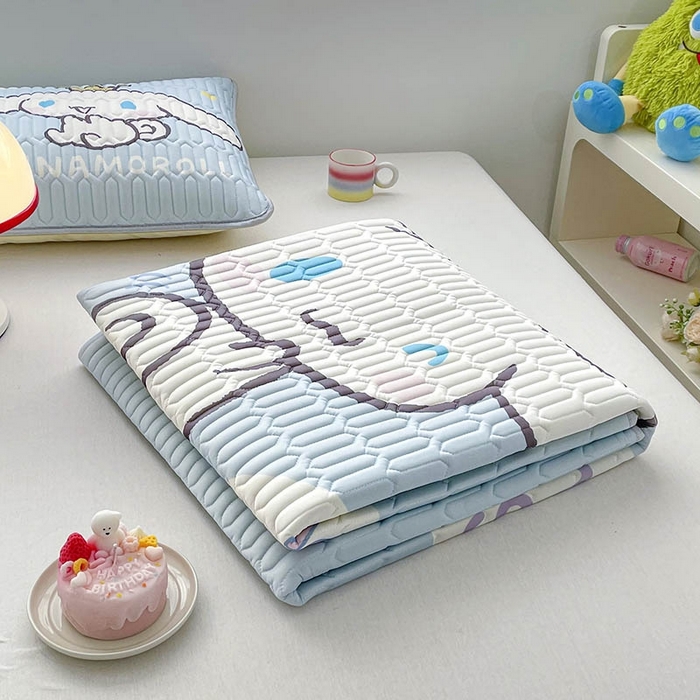 91家纺网 家纺一手货源 找家纺 米帛家纺2025新款大版三丽鸥乳胶凉席-绑带款 皇冠玉桂狗