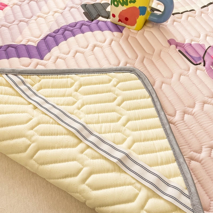 91家纺网 家纺一手货源 找家纺 米帛家纺2025新款大版三丽鸥乳胶凉席-绑带款 巧克力库洛米