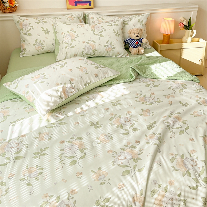 91家纺网 家纺一手货源 找家纺 盛秋家纺 2026新款A类水洗棉豆豆夏被系列 铃兰+灰绿