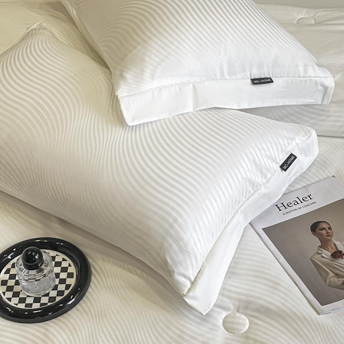 91家纺网 家纺一手货源 找家纺 子由家居 2025新款水洗真丝曲线银丝提花夏被四件套 银丝提花-本白