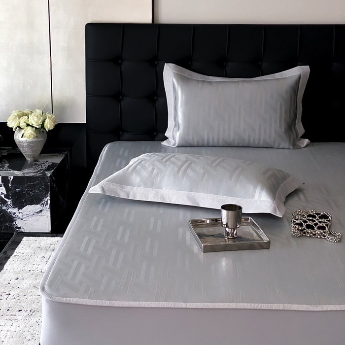 91家纺网 家纺一手货源 找家纺 由有家居 2025新款A类轻奢高精密7A抗菌色织可水洗冰丝床笠款凉席三件套 都市