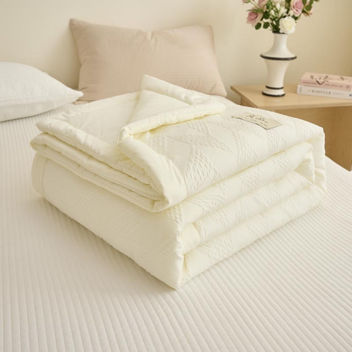 91家纺网 家纺一手货源 找家纺 子由家居 2025新款针织菱形格提花大豆被被子被芯 菱形格-奶白