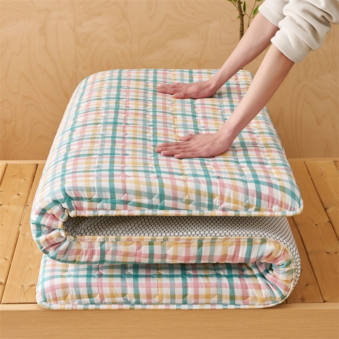 91家纺网 家纺一手货源 找家纺 艺博床垫 2025新款水洗棉棉花学生床垫 冰淇淋格