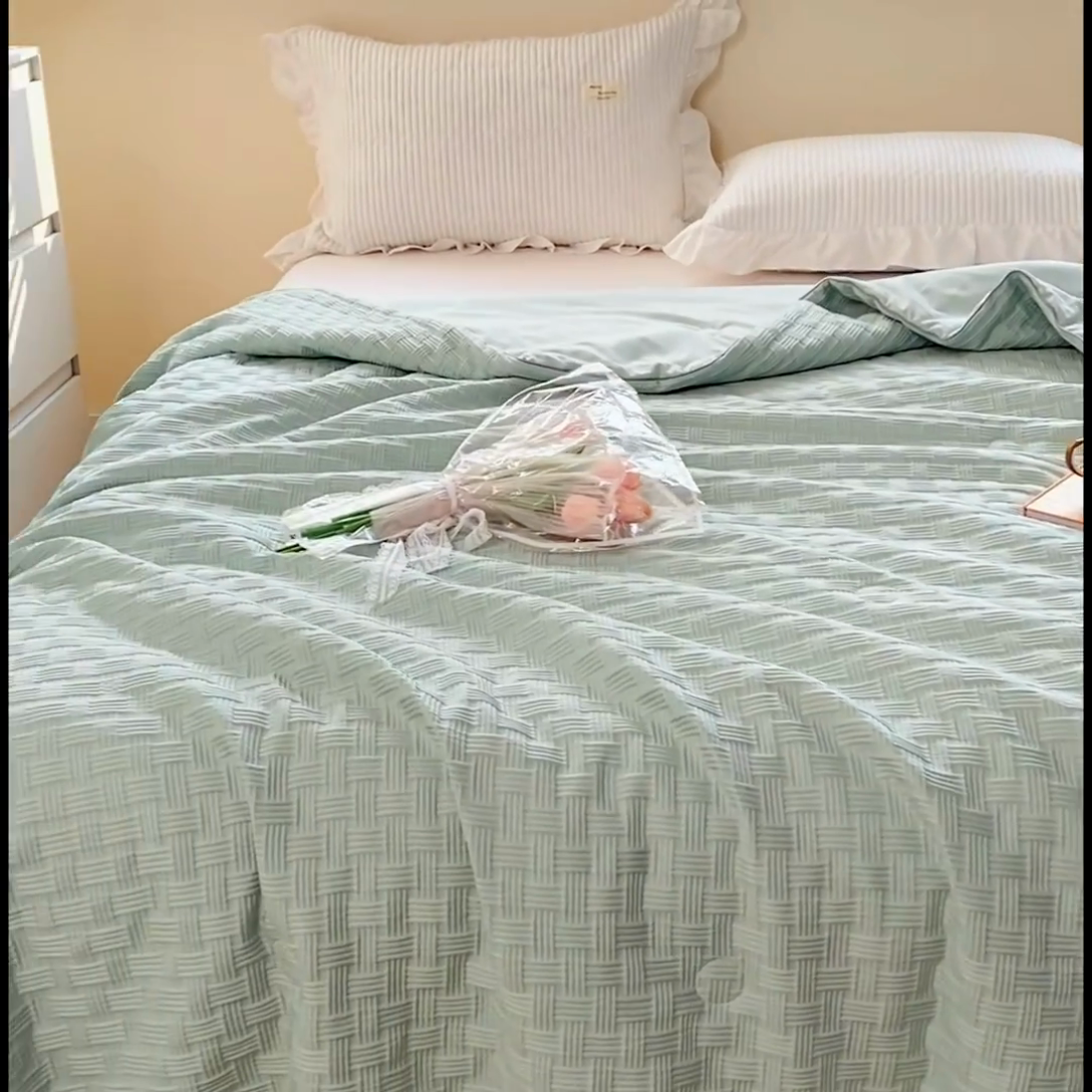 91家纺网 家纺一手货源 找家纺 左右家纺 2025新款华夫格大豆夏被被子被芯 浅绿