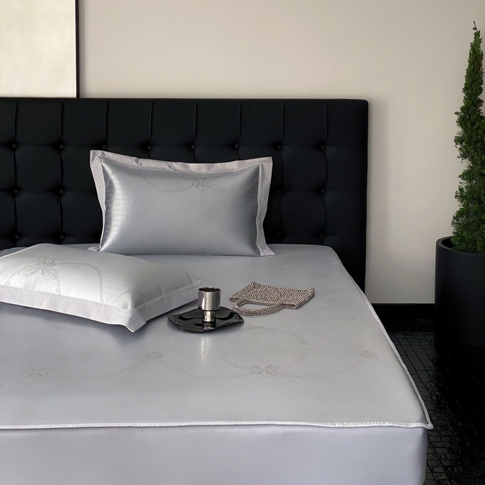 91家纺网 家纺一手货源 找家纺 由有家居 2025新款A类轻奢高精密7A抗菌色织可水洗冰丝床笠款凉席三件套 华尔兹