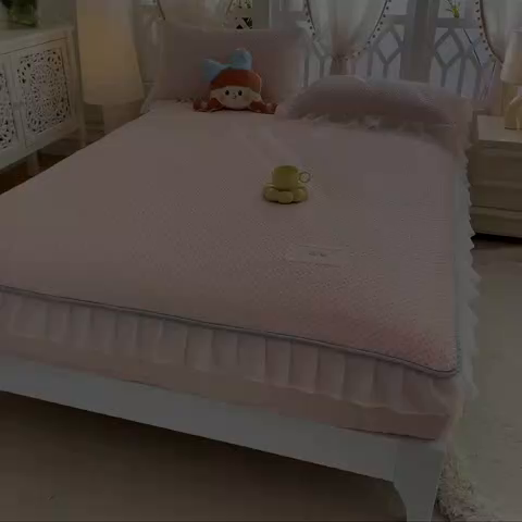 91家纺网 家纺一手货源 找家纺 眠势力 2025新款华夫格花边床笠豆豆凉席款夏季凉感床垫保护套 （提供买家秀） 奶油粉