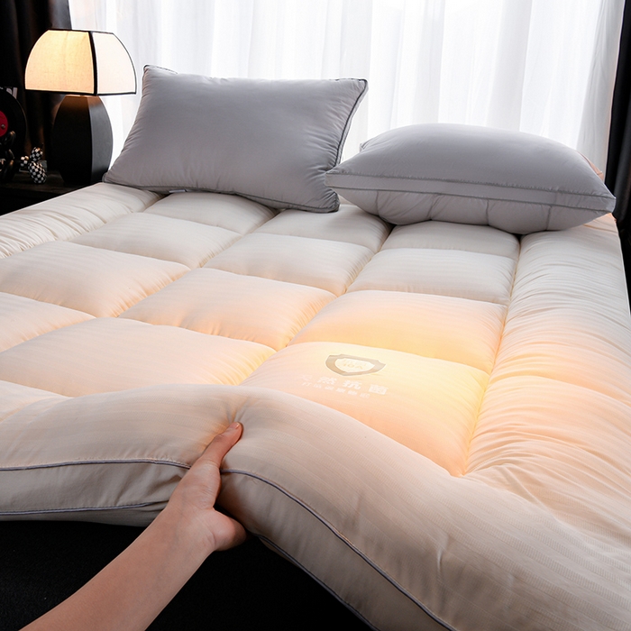 91家纺网 家纺一手货源 找家纺 招财狼 2025新款亲肤磨毛床垫 珍珠白