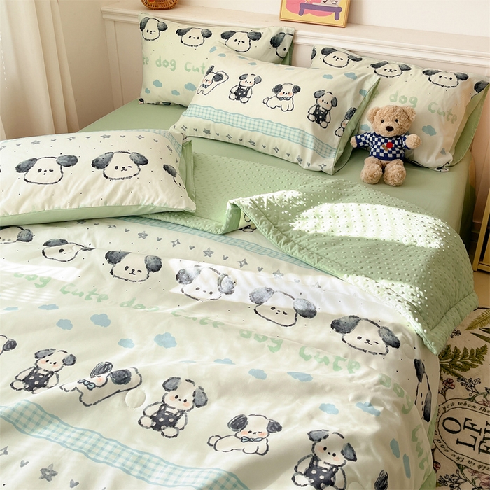 91家纺网 家纺一手货源 找家纺 盛秋家纺 2026新款A类水洗棉豆豆夏被系列 欢乐狗+灰绿