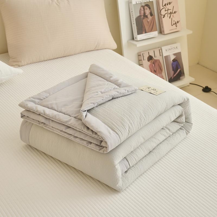 91家纺网 家纺一手货源 找家纺 子由家居 2025新款双层邹邹格大豆纤维夏被被子夏被 邹邹格-浅灰