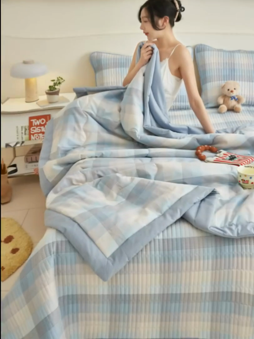 91家纺网 家纺一手货源 找家纺 子由家居 2025新款纯棉印花夹棉床盖 棉花被-经典格