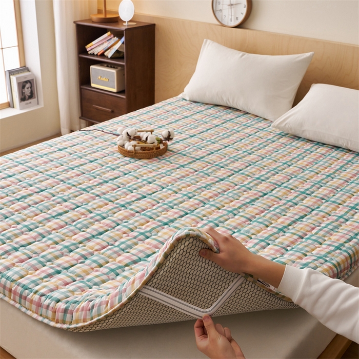 91家纺网 家纺一手货源 找家纺 艺博床垫 2025新款水洗棉棉花床垫成人款 冰淇淋格