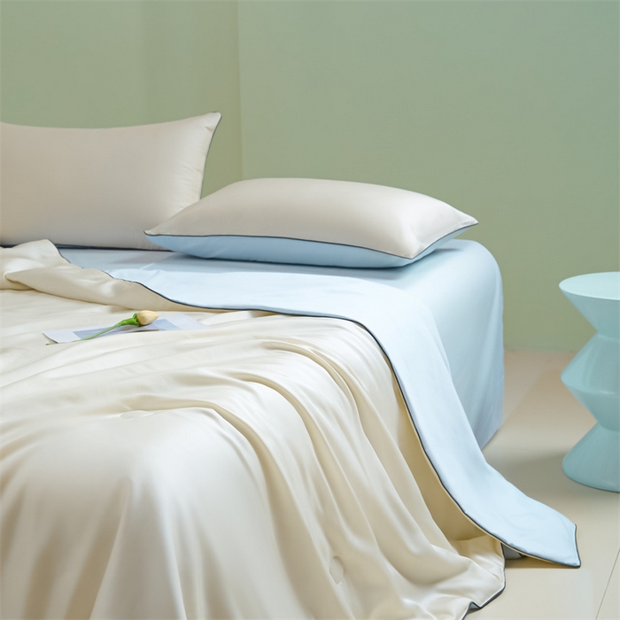 91家纺网 家纺一手货源 找家纺 笙意家纺 2025新款凉感水洗真丝麻绳双拼夏凉被-华尔兹系列 华尔兹-奶昔白+天空蓝