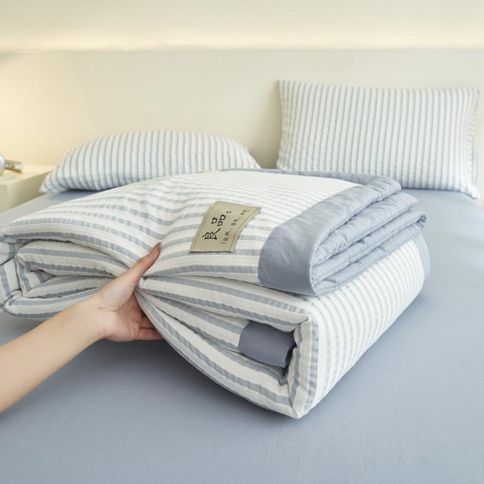 91家纺网 家纺一手货源 找家纺 子由家居 2025新款色织条纹提花大豆夏被四件套 色织条纹-浅蓝