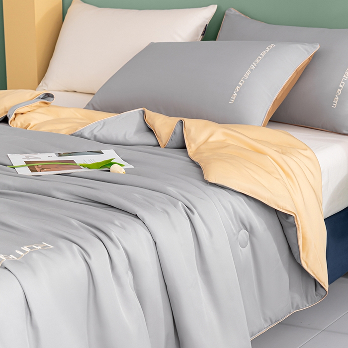 91家纺网 家纺一手货源 找家纺 子由家居 2025新款水洗真丝轻奢绣花系列夏被四件套 轻奢绣花-浅灰