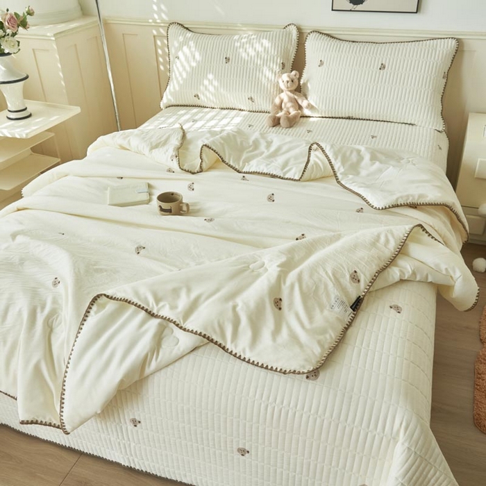 91家纺网 家纺一手货源 找家纺 子由家居 2025新款水洗邹邹纱小清新大豆纤维夏被被子被芯 夏被-小熊