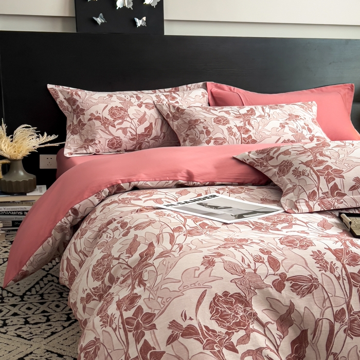 91家纺网 家纺一手货源 找家纺 倾慕家纺 2025新款60S提花全棉单品被套 洛丽塔红