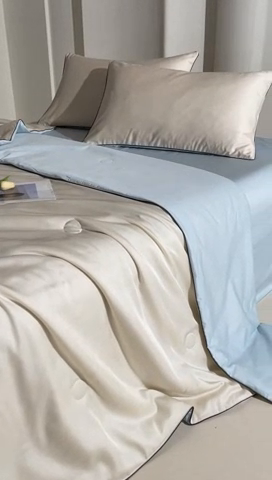 91家纺网 家纺一手货源 找家纺 笙意家纺 2025新款凉感水洗真丝麻绳双拼夏凉被-华尔兹系列 华尔兹-奶昔白+天空蓝