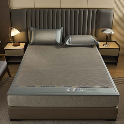 鑫琪莱家纺 2025新款PE雪藤刺绣工艺款凉席典雅贡藤-灰