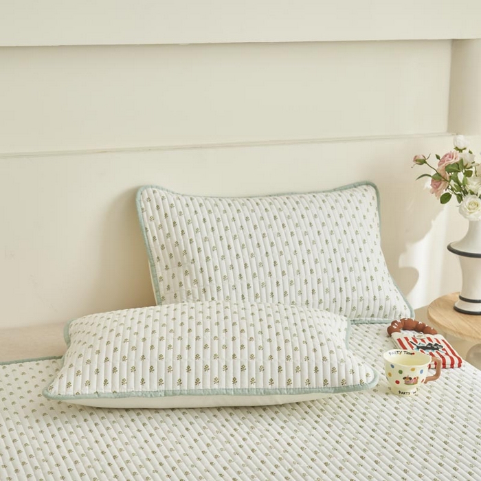 91家纺网 家纺一手货源 找家纺 子由家居 2025新款纯棉印花夹棉床盖 纯棉床盖-朵朵花蕊