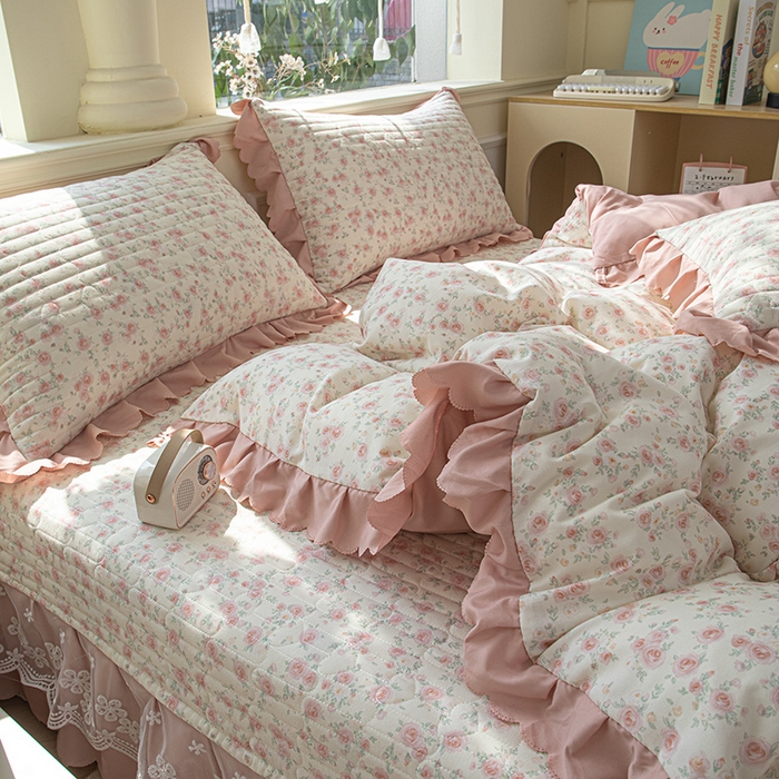 91家纺网 家纺一手货源 找家纺 珍爱家纺 2025新款A类针织棉双层纱夹棉床盖床裙花边单件三件四件套 春色满园