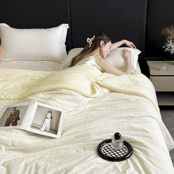 91家纺网 家纺一手货源 找家纺 子由家居 2025新款凉感丝浮雕提花大豆夏被被子被芯 菱形纹-米白