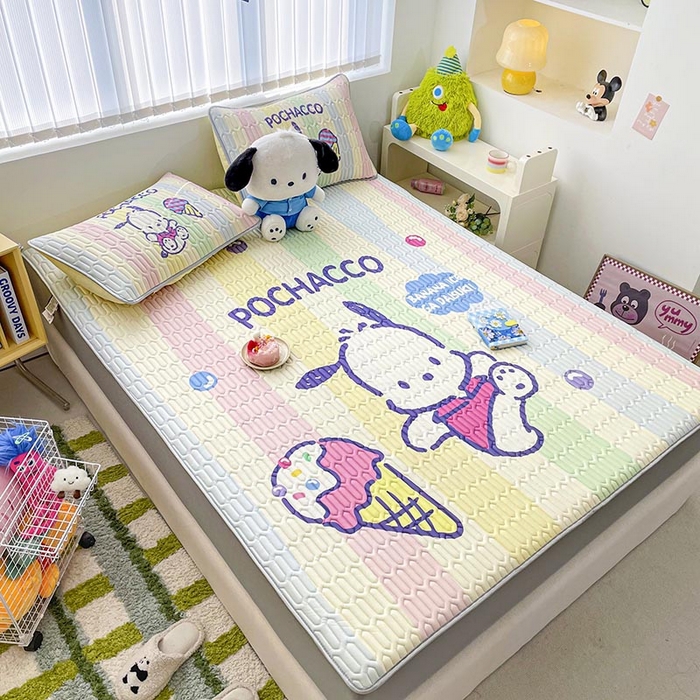 91家纺网 家纺一手货源 找家纺 米帛家纺2025新款大版三丽鸥乳胶凉席-绑带款 彩虹帕恰狗