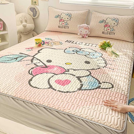 91家纺网 家纺一手货源 找家纺 米帛2025新款大版三丽鸥乳胶凉席-床笠款 樱桃凯蒂猫