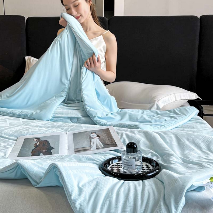 91家纺网 家纺一手货源 找家纺 子由家居 2025新款凉感丝浮雕提花大豆夏被被子被芯 菱形纹-天蓝