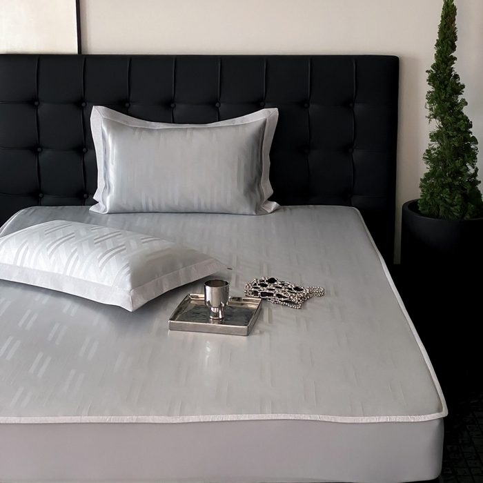 91家纺网 家纺一手货源 找家纺 由有家居 2025新款A类轻奢高精密7A抗菌色织可水洗冰丝床笠款凉席三件套 都市