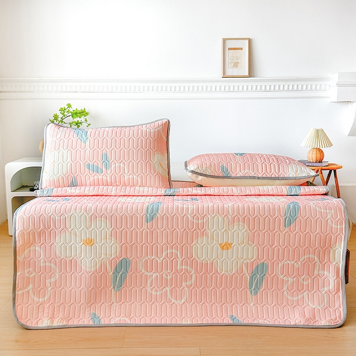 91家纺网 家纺一手货源 找家纺 悦织湾家纺 2025新款床单款乳胶席三件套印花纯色冰丝凉感夏凉席 一支莲粉