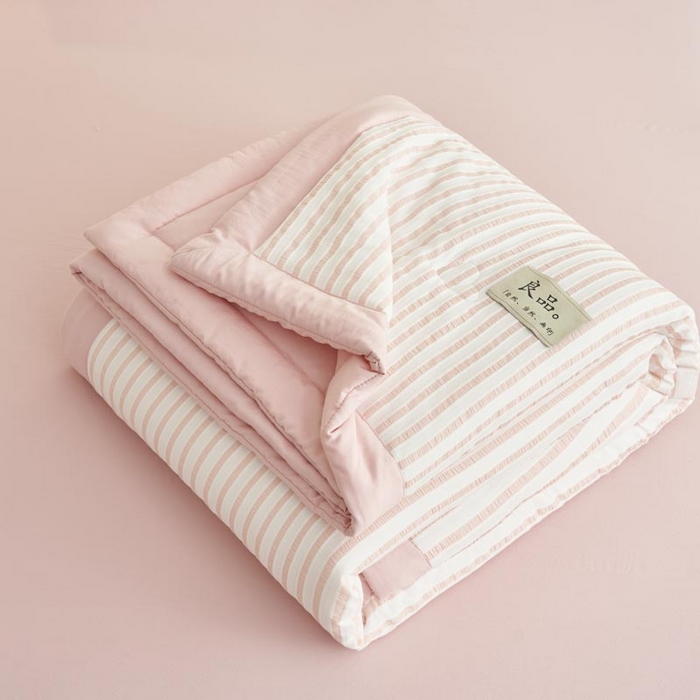 91家纺网 家纺一手货源 找家纺 子由家居 2025新款色织条纹提花大豆夏被四件套 色织条纹-浅粉