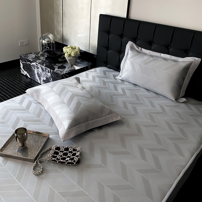 91家纺网 家纺一手货源 找家纺 由有家居 2025新款A类轻奢高精密7A抗菌色织可水洗冰丝床笠款凉席三件套 洛可