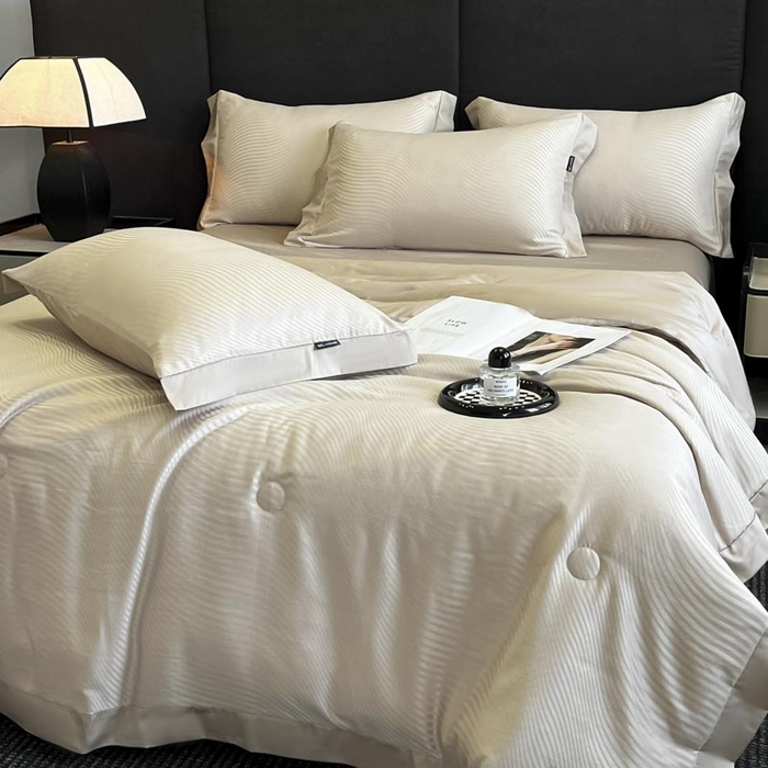 91家纺网 家纺一手货源 找家纺 子由家居 2025新款水洗真丝曲线银丝提花夏被四件套 银丝提花-香槟色