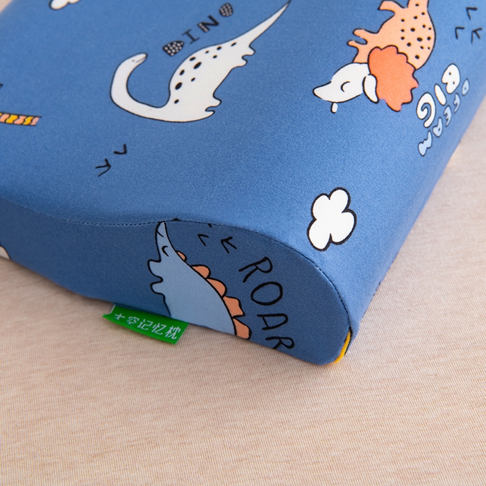 91家纺网 家纺一手货源 找家纺 芯洲 2025新款记忆棉慢回弹卡通牛奶丝记忆枕头 恐龙世界  25*40cm