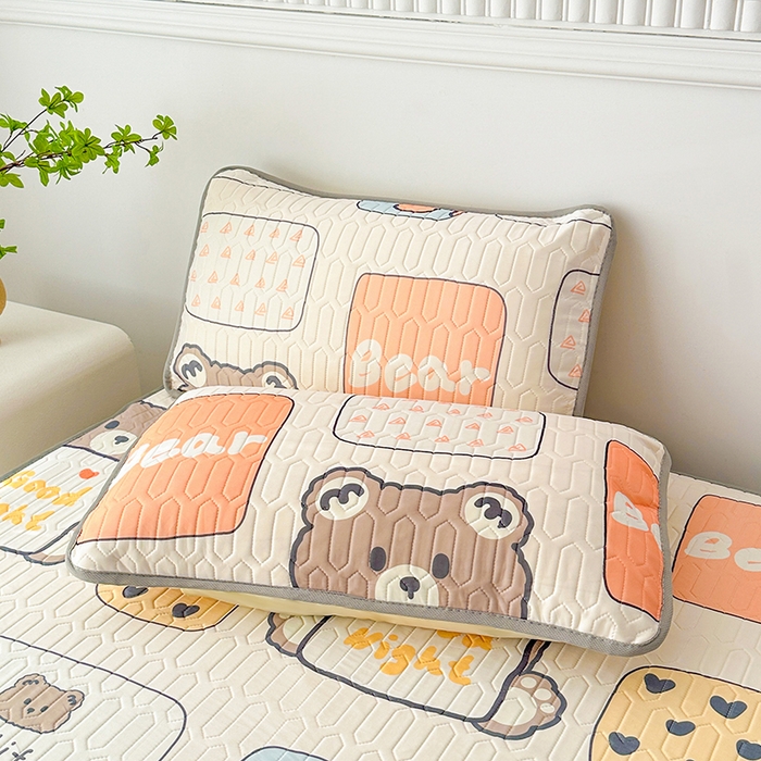 91家纺网 家纺一手货源 找家纺 悦织湾家纺 2025新款床单款乳胶席三件套印花纯色冰丝凉感夏凉席 饼干熊