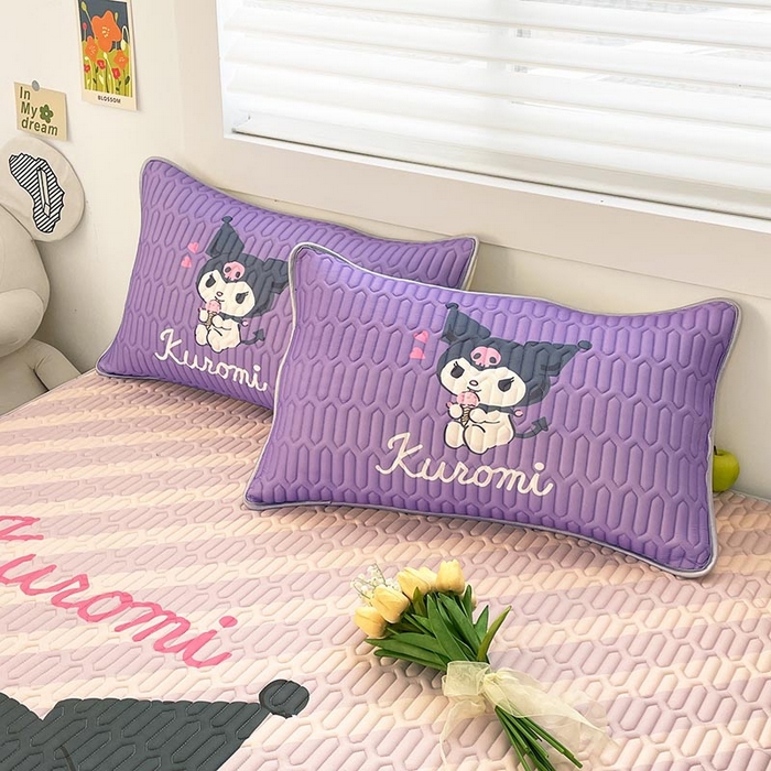 91家纺网 家纺一手货源 找家纺 米帛家纺2025新款大版三丽鸥乳胶凉席-绑带款 巧克力库洛米