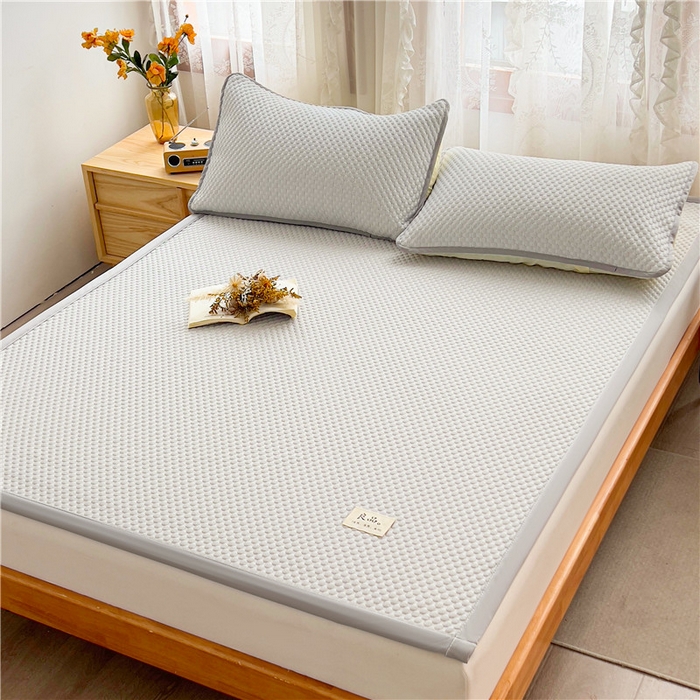 91家纺网 家纺一手货源 找家纺 喜居 2025新款无印风豆豆席宽边平席冰豆豆凉豆豆凉席 椰子灰