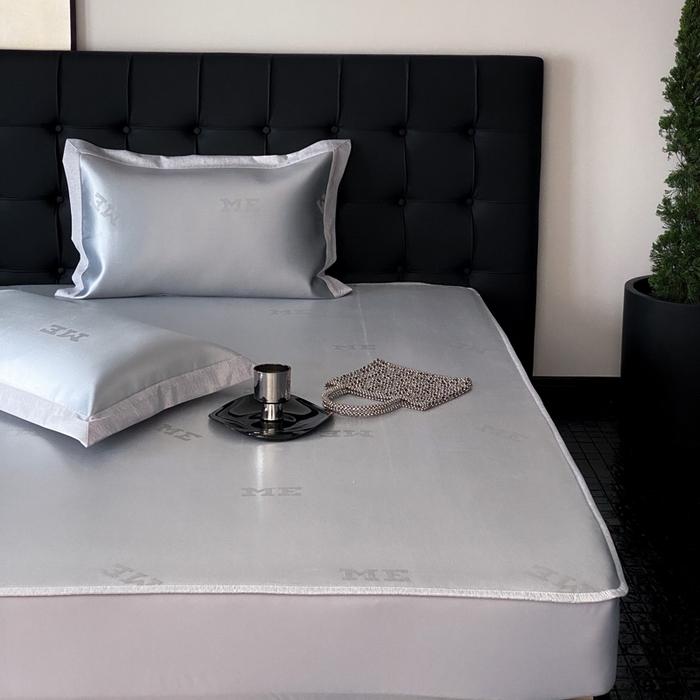 91家纺网 家纺一手货源 找家纺 由有家居 2025新款A类轻奢高精密7A抗菌色织可水洗冰丝床笠款凉席三件套 觅